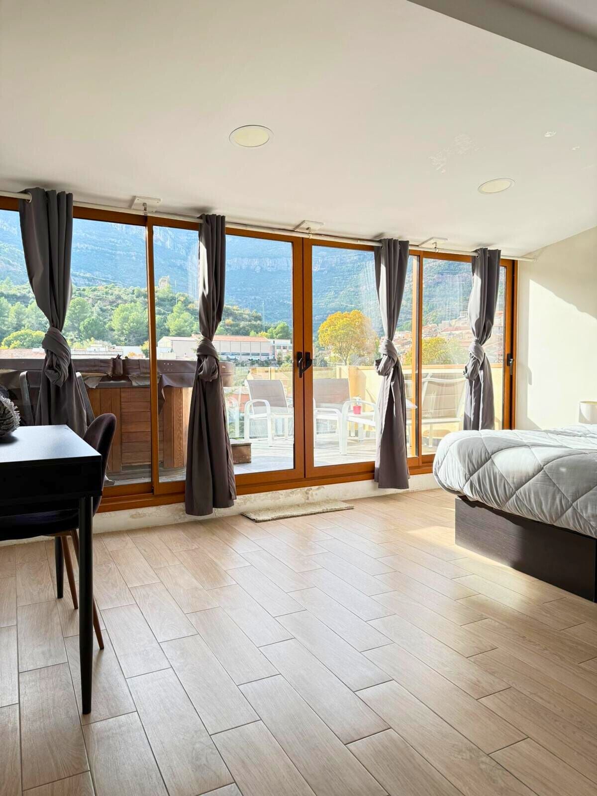 3 bedrooms, iron/ironing board, travel crib, WiFi