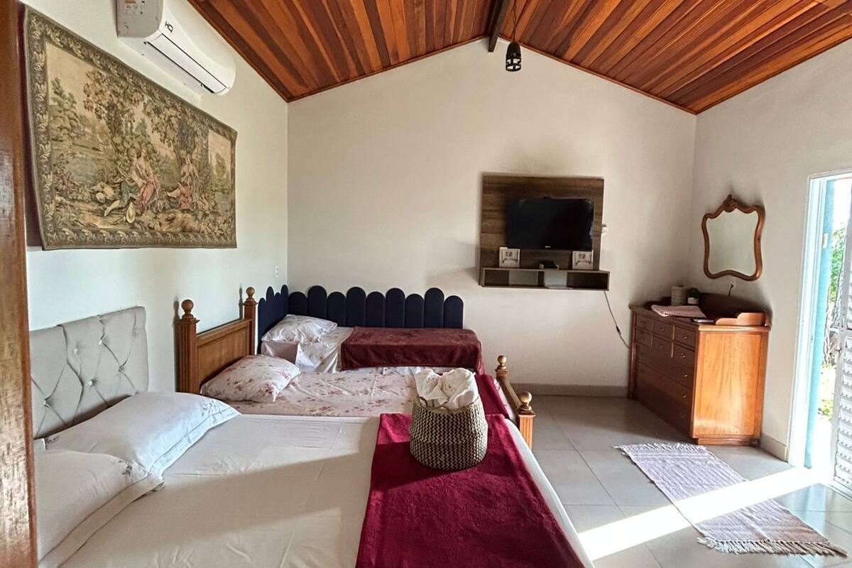 Deluxe Σουίτα, Θέα στην Αυλή | Χώρος εργασίας για λάπτοπ, δωρεάν Wi-Fi 