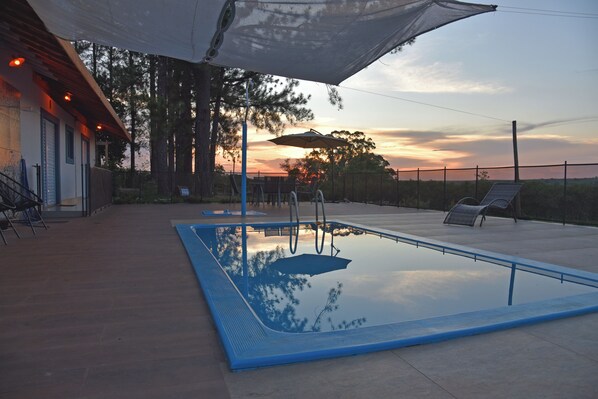 Outdoor pool - Pousada Vossa Excelencia (Cajuru)