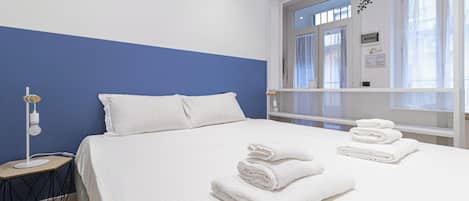 Ferros/tábuas de passar roupa, Wi-Fi de cortesia, roupa de cama