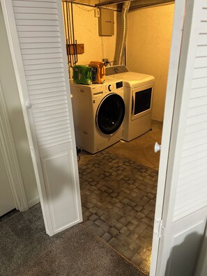 Interior - Tranquil townhome in Richton Park 30 minutes from downtown Chicago (Richton Park)