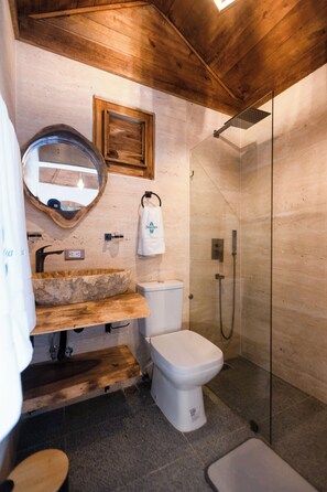 Habitació Comfort, vistes a la platja | Bany | Tovalloles, sabó, xampú i paper higiènic