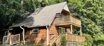 "By Still Waters" Serene cabin by pond in Hillsville