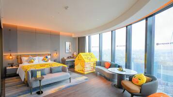Family Triple Room, 1 King Bed (Parent Child) | City view