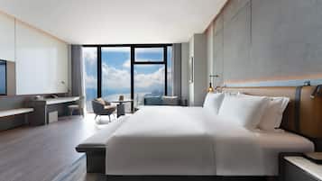 Room, 1 King Bed, River View | Egyptian cotton sheets, premium bedding, down comforters