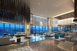 Lobby sitting area - Wyndham Grand Yichang Riverside (Yichang)