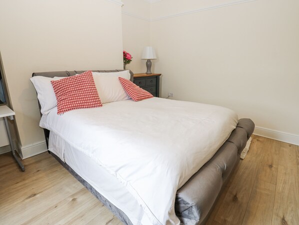 4 bedrooms, individually decorated, individually furnished, free WiFi