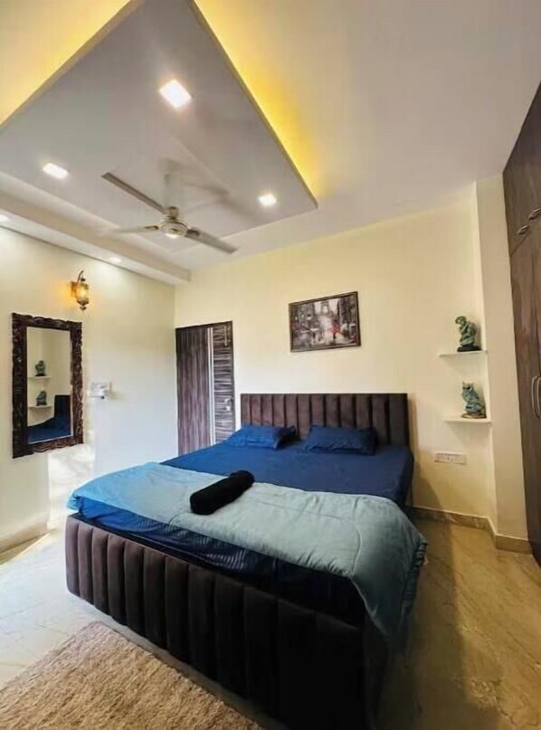1 bedroom, WiFi - Prahar Homes with PS 5 Setup (New Delhi)