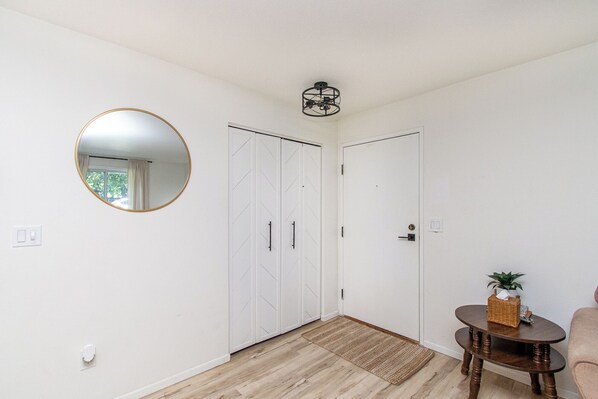 Interior - Walk to DT I King I Keyless Entry I Garage I W/D (Fargo)