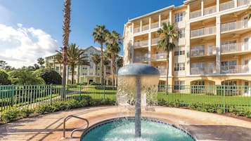 2 outdoor pools