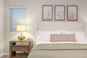 4 bedrooms, desk, iron/ironing board, travel crib - Private Heated Pool & Spa - Modern, Spotless Desert Home (San Tan Valley)