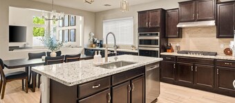 Private Heated Pool & Spa - Modern, Spotless Desert Home