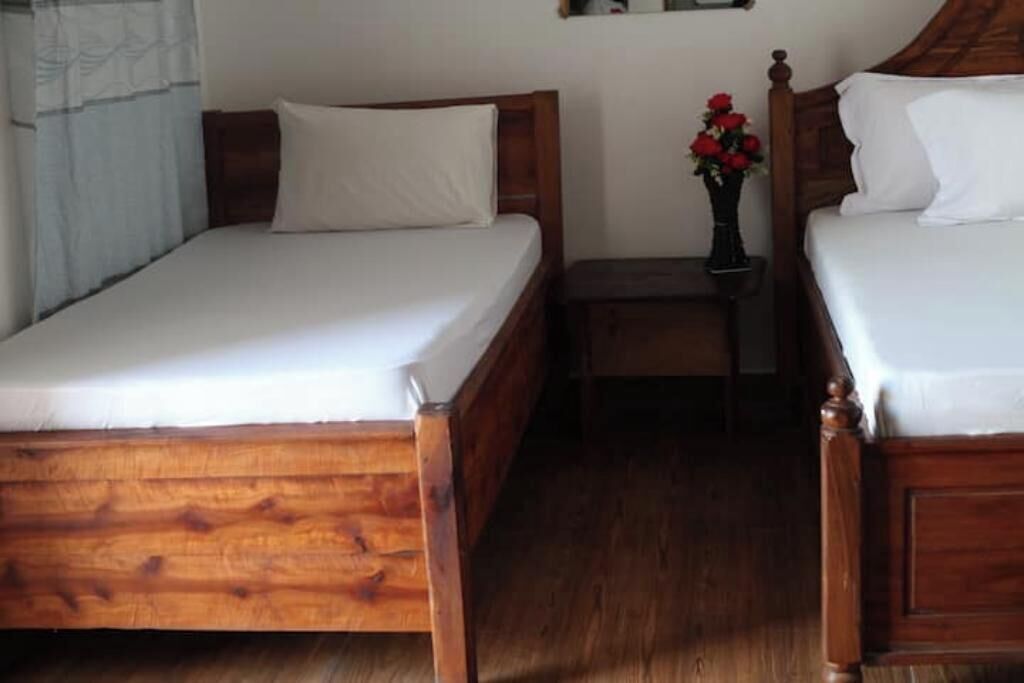 5 habitaciones, internet y ropa de cama 