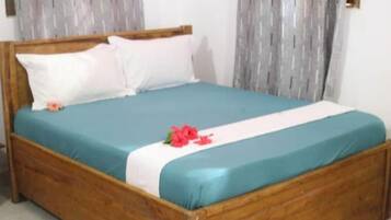 5 habitaciones, acceso a internet y ropa de cama