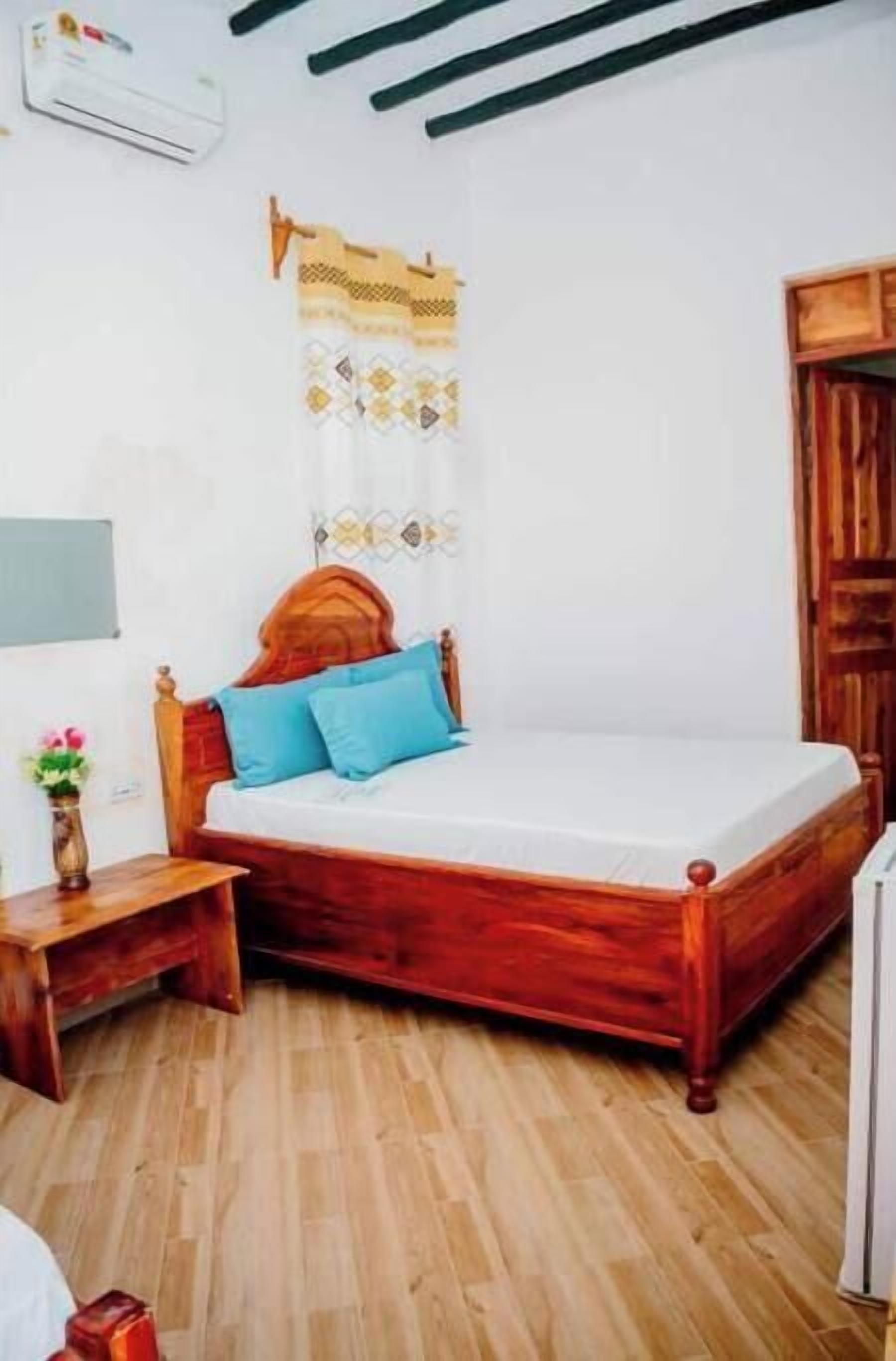 5 habitaciones, acceso a internet y ropa de cama 