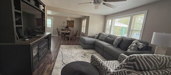 Emerald & Ivory Cottage