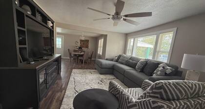 Emerald & Ivory Cottage