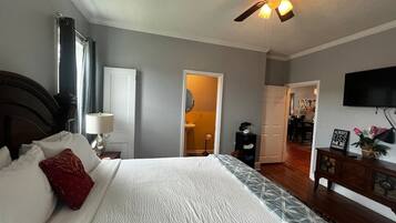 3 sovrum, skrivbord, strykjärn/strykbräda och gratis wi-fi