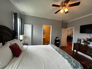 3 habitaciones, escritorio, tabla de planchar con plancha y wifi gratis 