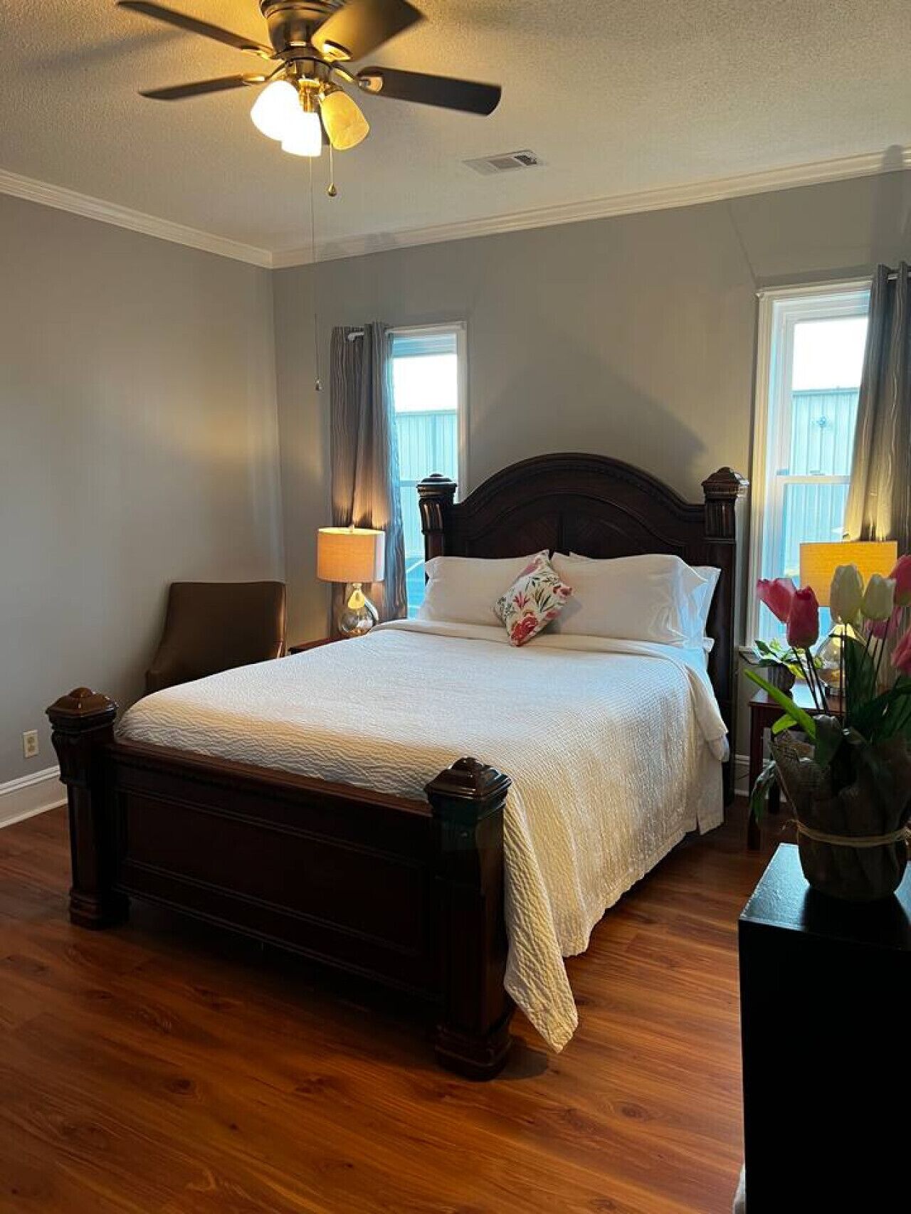 3 habitaciones, escritorio, tabla de planchar con plancha y wifi gratis 