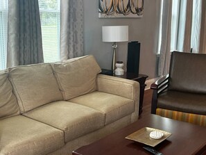 Smart TV, books, stereo