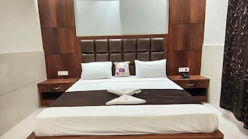 Suite Deluxe | Espacio para trabajar con laptop y insonorización