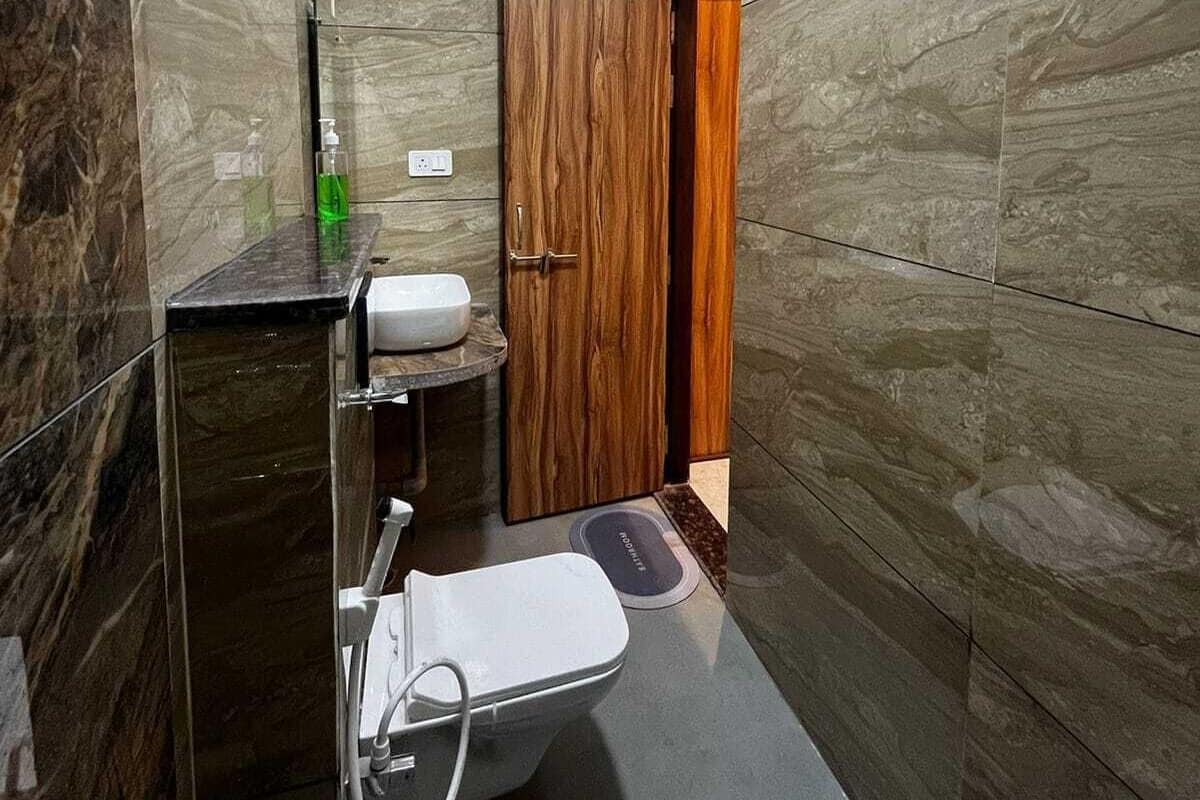 Family Quadruple Room | Laptop workspace, soundproofing, iron/ironing board, free WiFi
