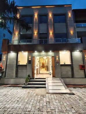 Fachada de la propiedad