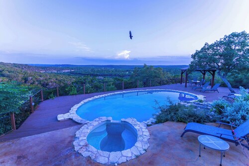 Valley View Retreat for 10