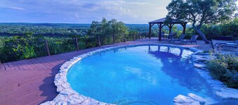 Valley View Retreat for 10