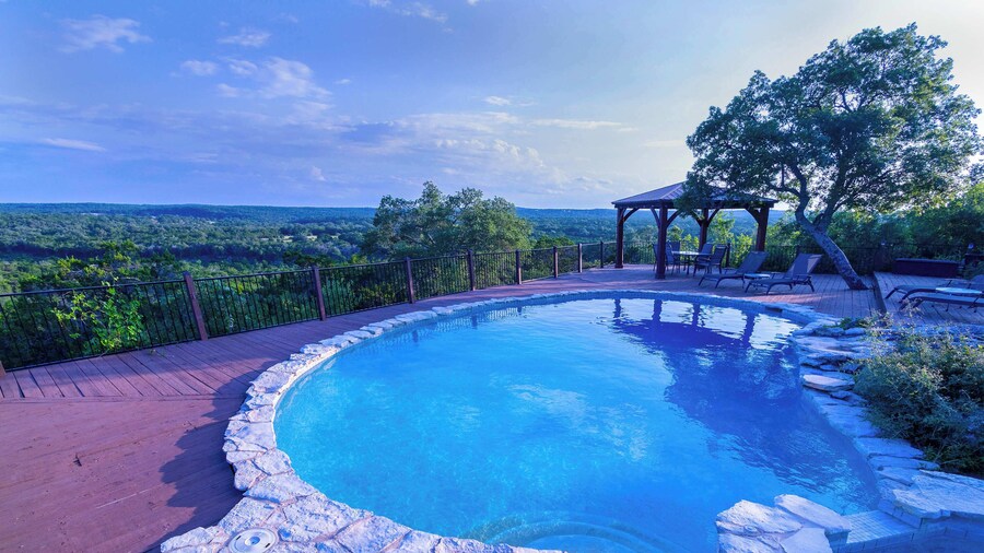 Valley View Retreat for 10