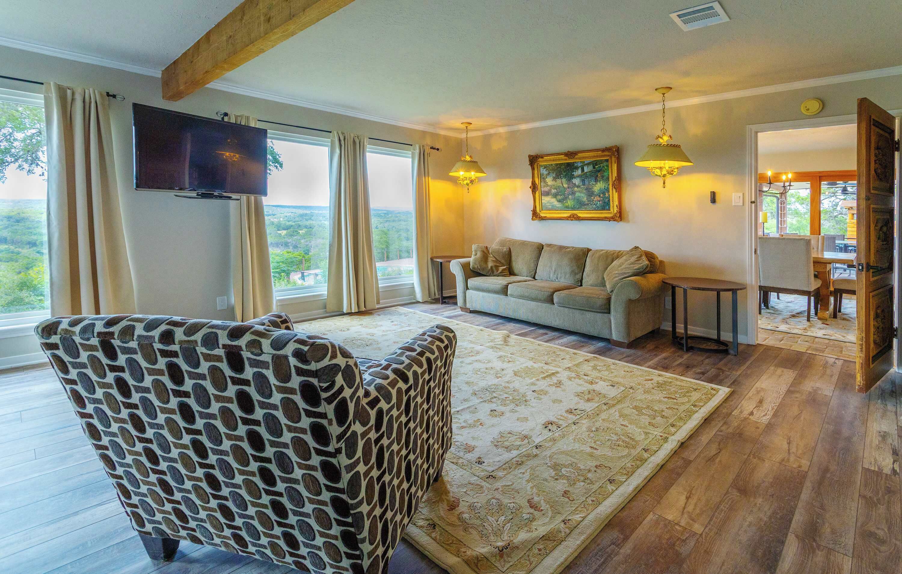 ハウス ベッド (複数台) プールアクセス バレービュー (Valley View) | リビング エリア | 42 インチの薄型テレビ (デジタル放送視聴可)