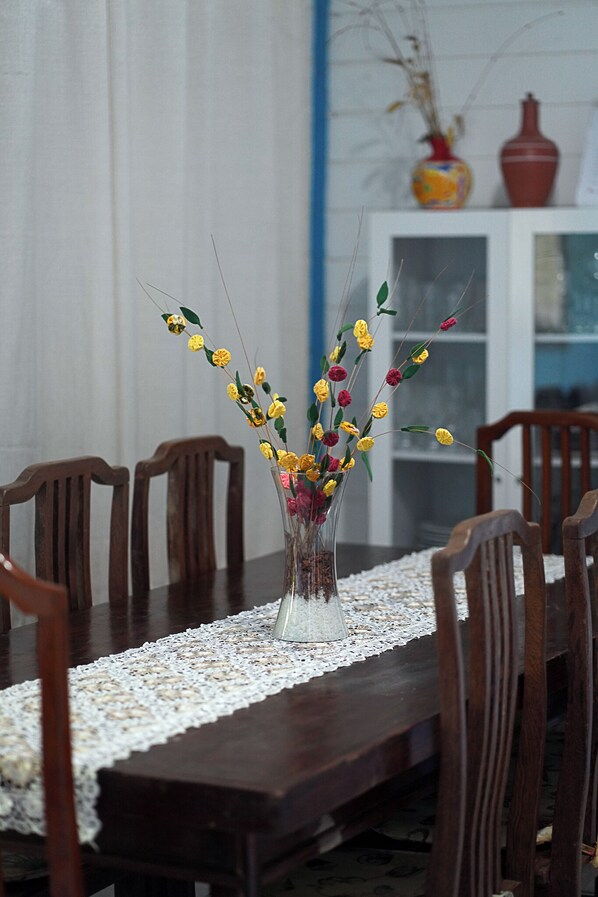 Buffet déjeuner gratuit tous les jours