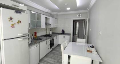 Well-Maintained 2+1 Apartment in the Center