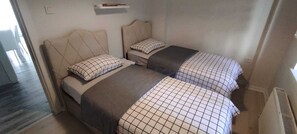 2 chambres, fer et planche Ă repasser, Wi-Fi gratuit, draps fournis
