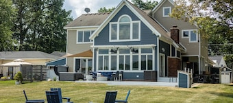 Luxury Lakefront Home: Hot Tub l Beach l Sleeps 15