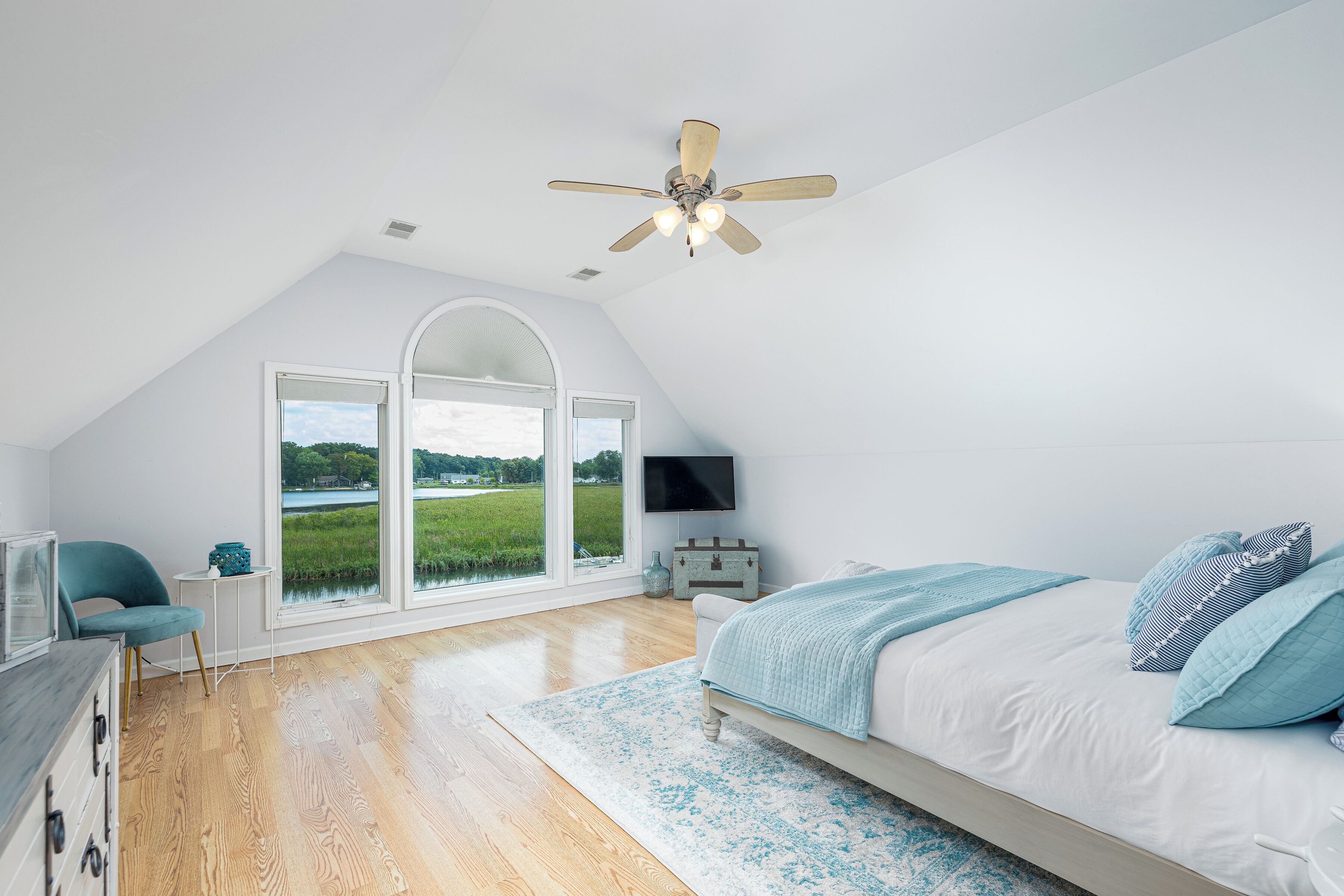 5 عدّة غرف نوم ومكواة/لوح كي وواي فاي مجانًا وملاءات أسرّة