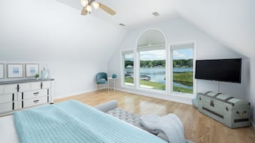 5 bedrooms, iron/ironing board, free WiFi, bed sheets