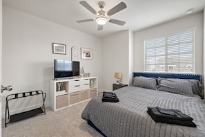 3 habitaciones, tabla de planchar con plancha, wifi y ropa de cama