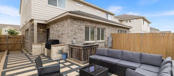 Charming 3-bedroom Townhome conveniently located in Georgetown