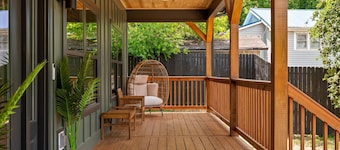 Modern Luxury + Comfort Pet-Friendly Home Close to Chattanooga