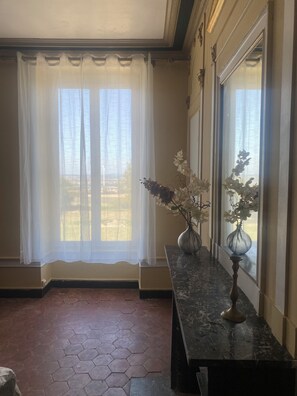 House | Iron/ironing board