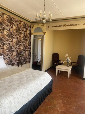 House | Iron/ironing board