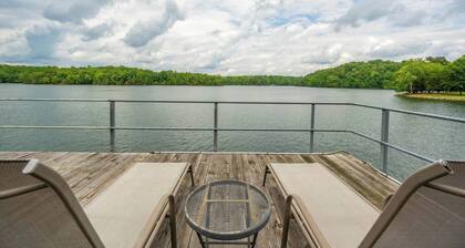 Red Roof Cottage on Lake Lanier - LAKE FRONT - SLEEPS 8