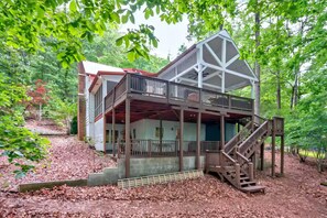Exterior - Red Roof Cottage on Lake Lanier (Dawsonville)