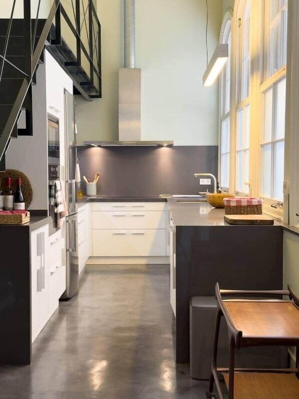 Cookware/dishes/utensils