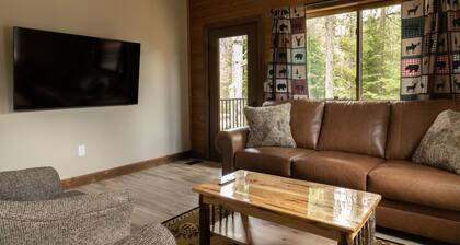 The Cub Cozy Cabin! Cooke City, near Yellowstone's NE Gate & Lamar Valley