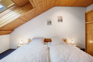 1 bedroom, iron/ironing board, WiFi, bed sheets - Apartment 'Typ B' with Mountain View, Shared Garden and Wi-Fi (Höchenschwand)