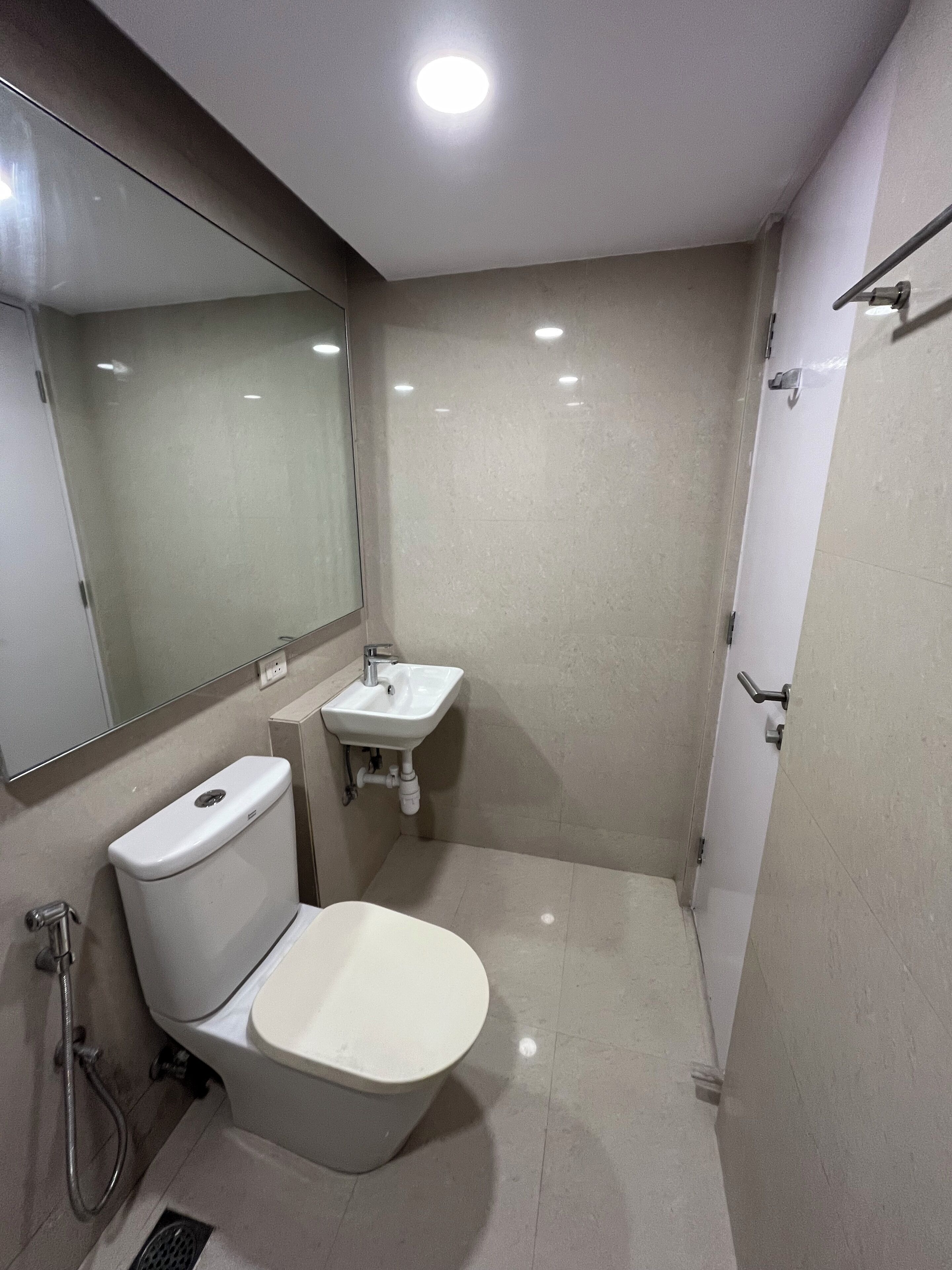 Shower, towels, soap, toilet paper