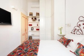 1 habitación, tabla de planchar con plancha, wifi y ropa de cama